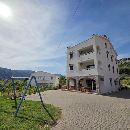 Apartments Leticia I Baška Eksteriør billede