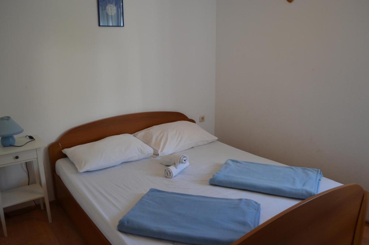 Apartments Leticia I Baška Eksteriør billede