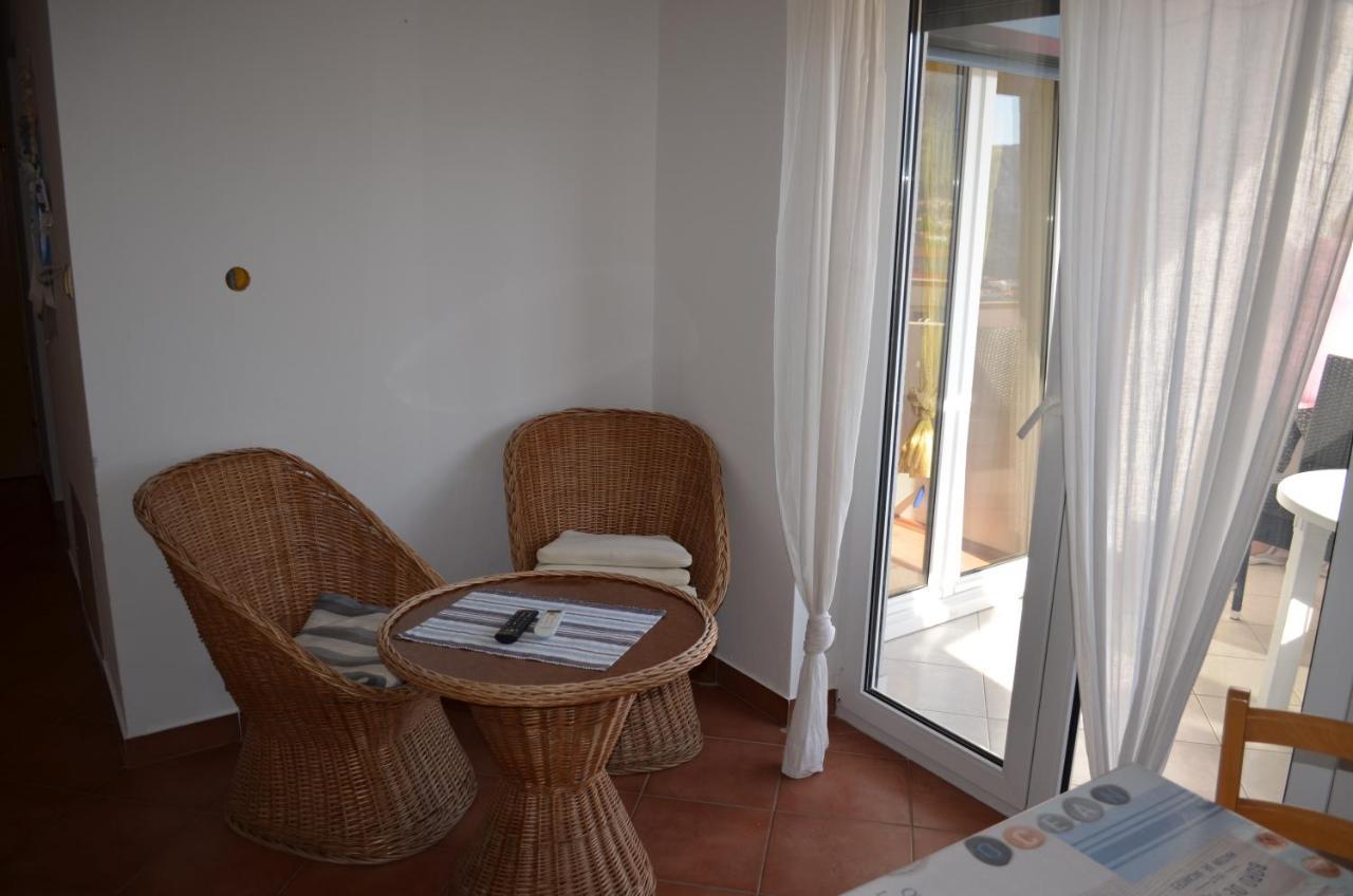 Apartments Leticia I Baška Eksteriør billede