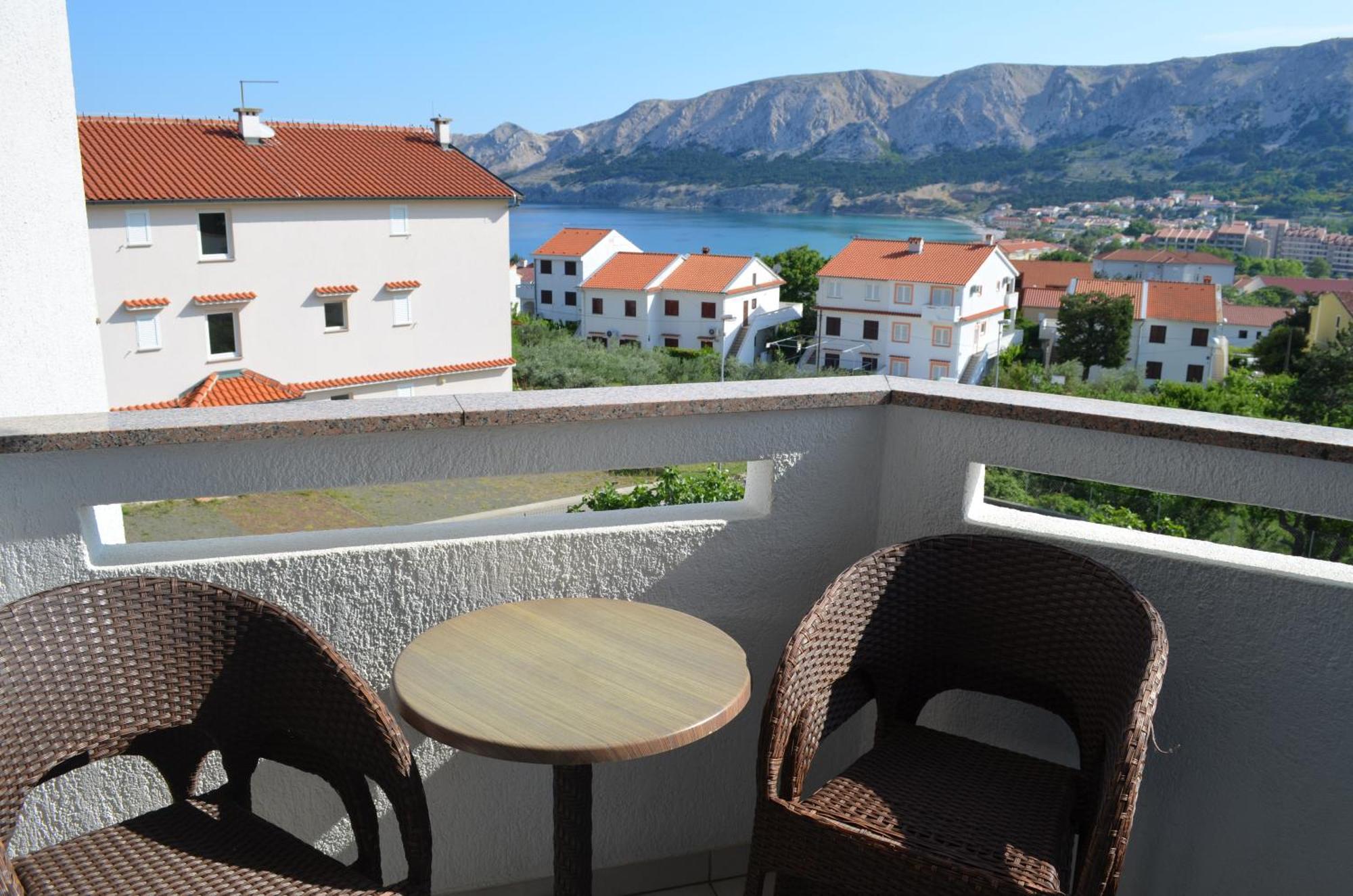 Apartments Leticia I Baška Eksteriør billede